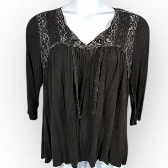 Gimmicks by BKE Top XL Black Flowy Lace 3/4 Sleeve Tie-Neck Women's Goth Dark - Picture 2 of 13